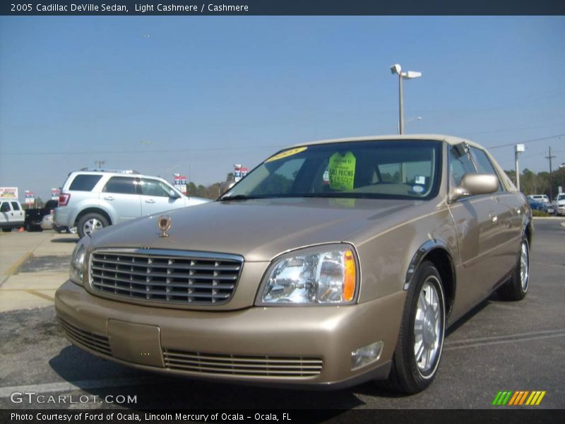 Light Cashmere / Cashmere 2005 Cadillac DeVille Sedan