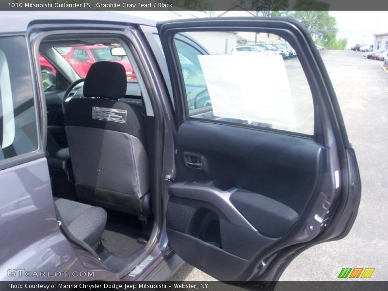 Graphite Gray Pearl / Black 2010 Mitsubishi Outlander ES