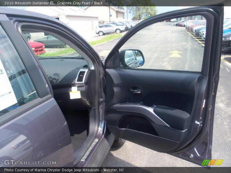 Graphite Gray Pearl / Black 2010 Mitsubishi Outlander ES
