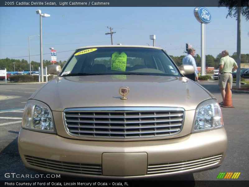Light Cashmere / Cashmere 2005 Cadillac DeVille Sedan