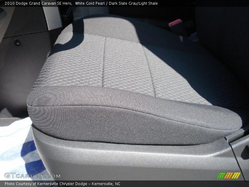 White Gold Pearl / Dark Slate Gray/Light Shale 2010 Dodge Grand Caravan SE Hero
