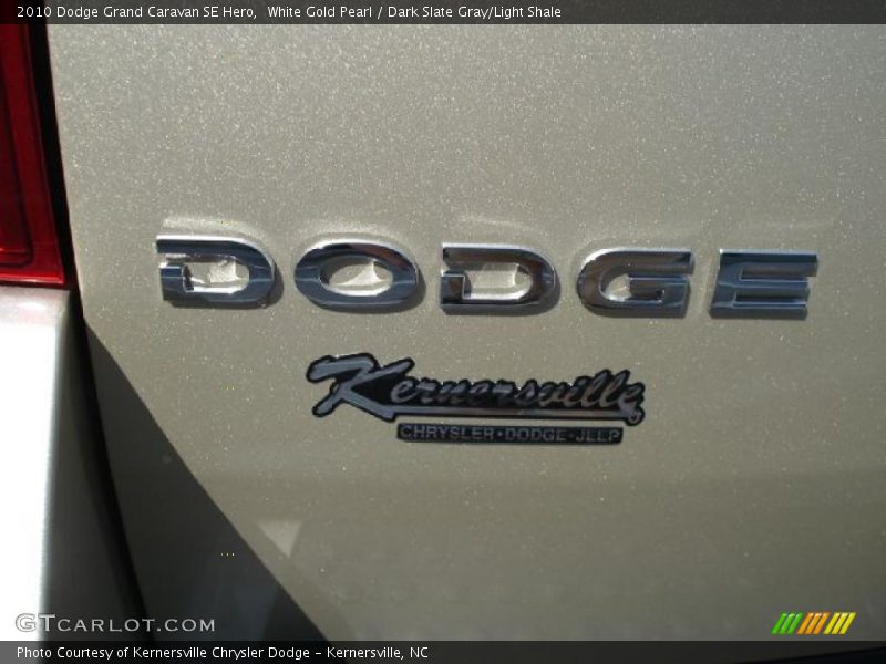 White Gold Pearl / Dark Slate Gray/Light Shale 2010 Dodge Grand Caravan SE Hero