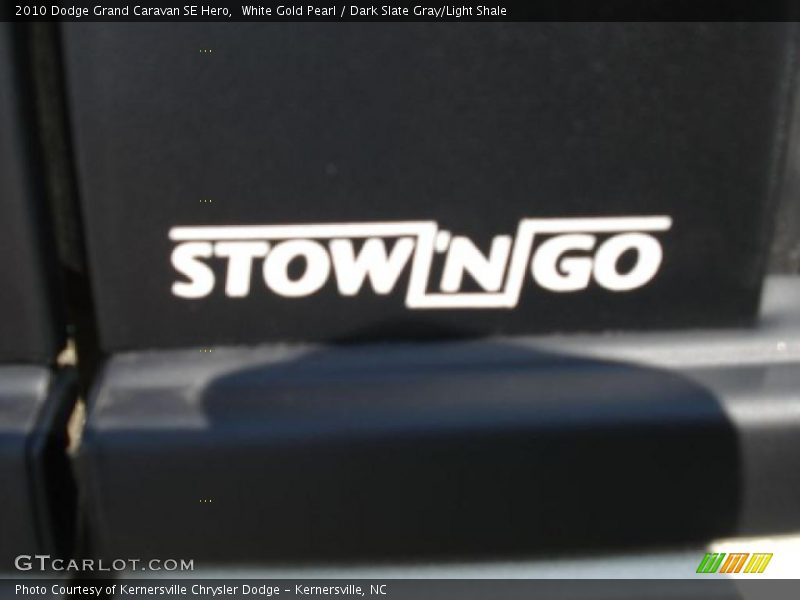 White Gold Pearl / Dark Slate Gray/Light Shale 2010 Dodge Grand Caravan SE Hero