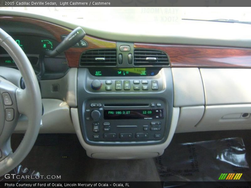 Light Cashmere / Cashmere 2005 Cadillac DeVille Sedan