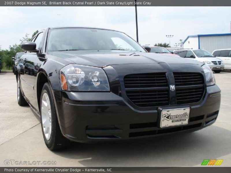 Brilliant Black Crystal Pearl / Dark Slate Gray/Light Slate Gray 2007 Dodge Magnum SE