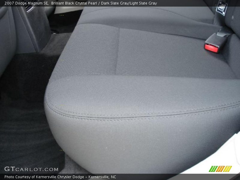 Brilliant Black Crystal Pearl / Dark Slate Gray/Light Slate Gray 2007 Dodge Magnum SE