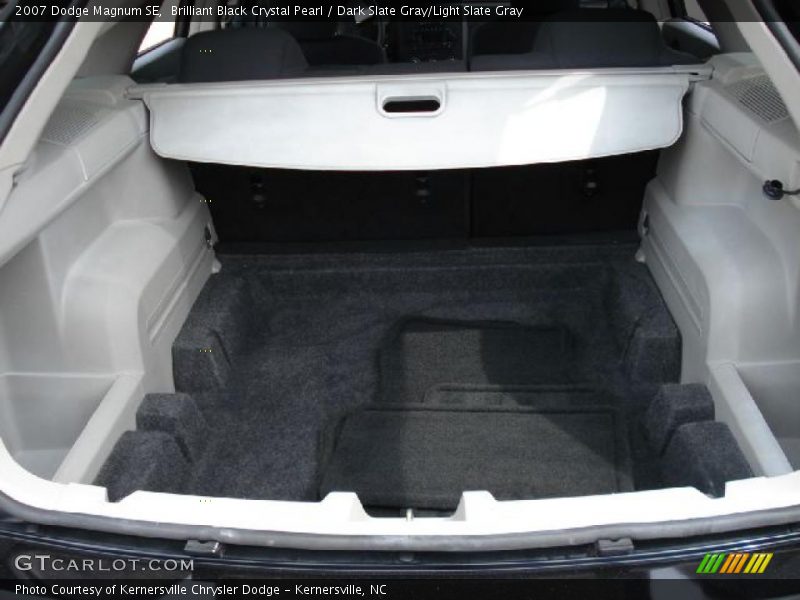 Brilliant Black Crystal Pearl / Dark Slate Gray/Light Slate Gray 2007 Dodge Magnum SE