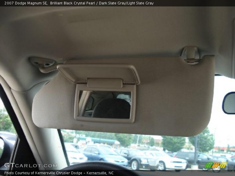 Brilliant Black Crystal Pearl / Dark Slate Gray/Light Slate Gray 2007 Dodge Magnum SE