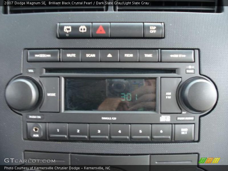 Brilliant Black Crystal Pearl / Dark Slate Gray/Light Slate Gray 2007 Dodge Magnum SE