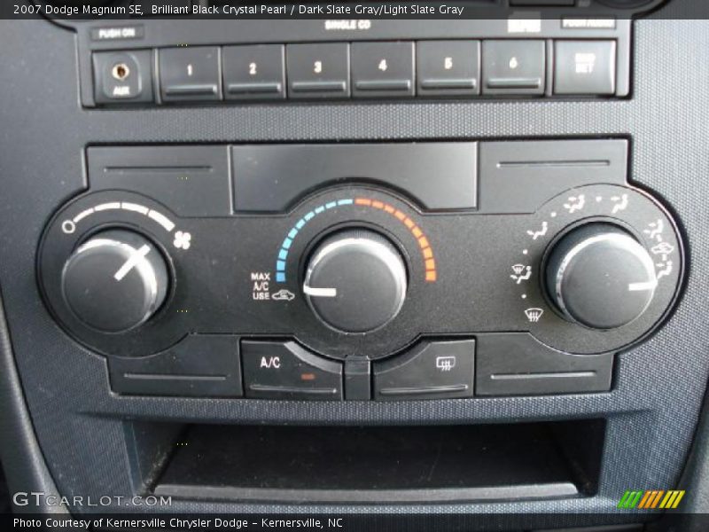Brilliant Black Crystal Pearl / Dark Slate Gray/Light Slate Gray 2007 Dodge Magnum SE