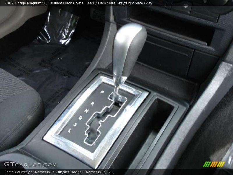 Brilliant Black Crystal Pearl / Dark Slate Gray/Light Slate Gray 2007 Dodge Magnum SE