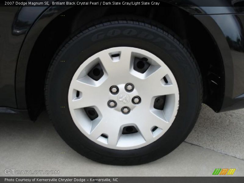 Brilliant Black Crystal Pearl / Dark Slate Gray/Light Slate Gray 2007 Dodge Magnum SE