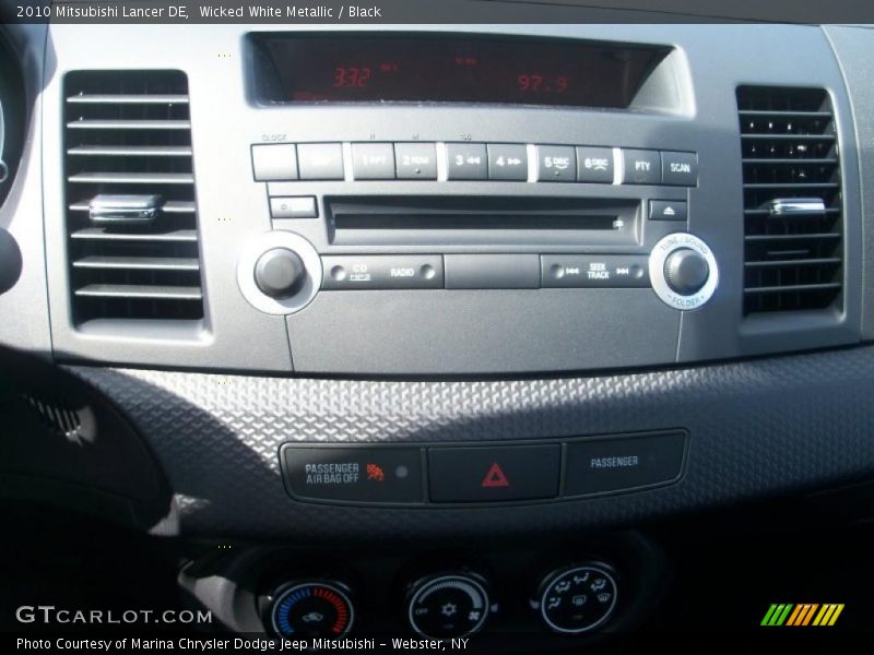 Wicked White Metallic / Black 2010 Mitsubishi Lancer DE