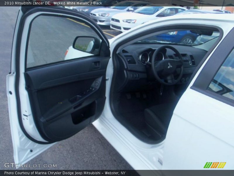 Wicked White Metallic / Black 2010 Mitsubishi Lancer DE