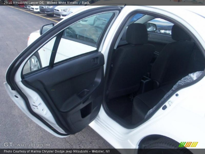 Wicked White Metallic / Black 2010 Mitsubishi Lancer DE