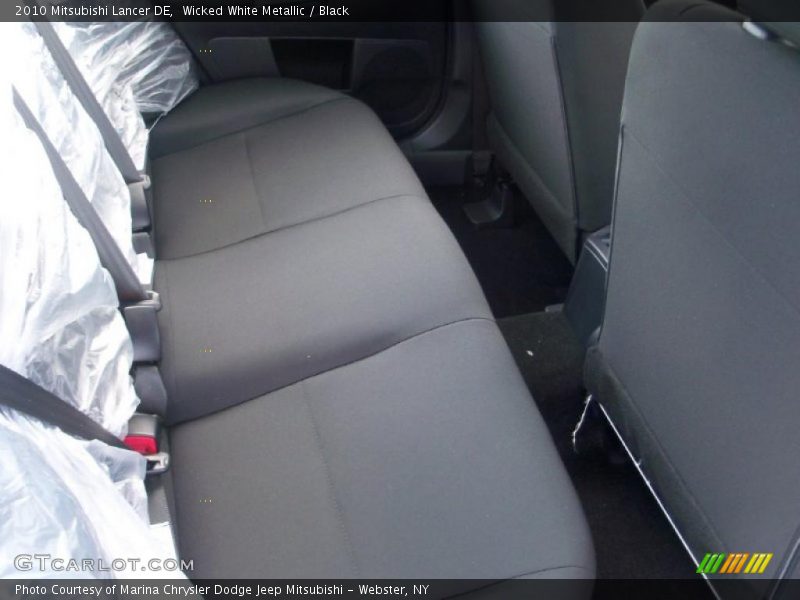 Wicked White Metallic / Black 2010 Mitsubishi Lancer DE