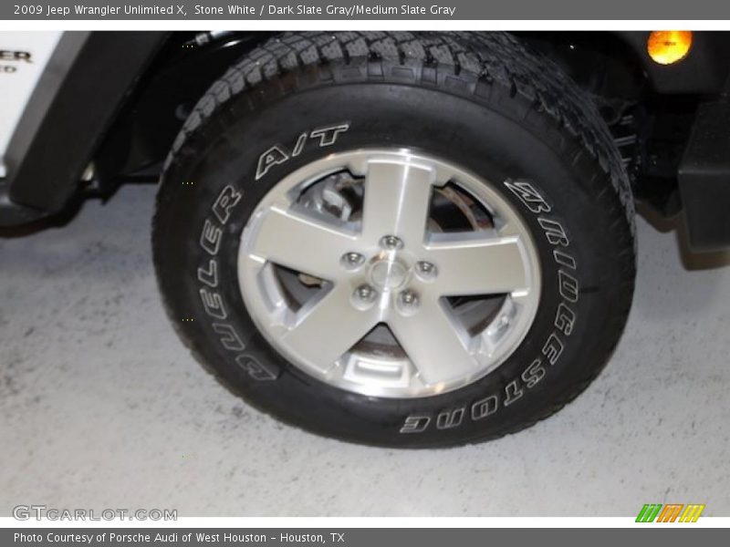 Stone White / Dark Slate Gray/Medium Slate Gray 2009 Jeep Wrangler Unlimited X