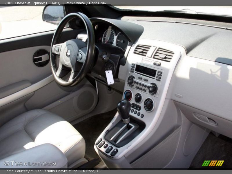 Summit White / Light Gray 2005 Chevrolet Equinox LT AWD