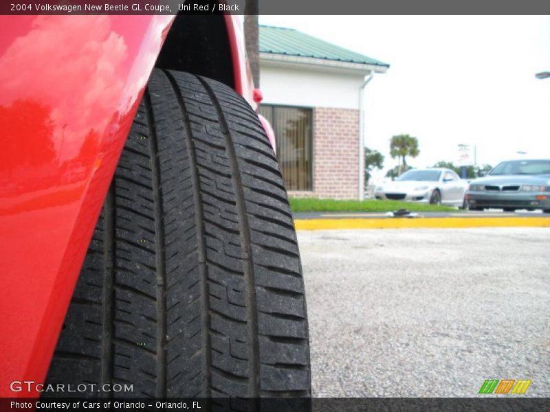 Uni Red / Black 2004 Volkswagen New Beetle GL Coupe