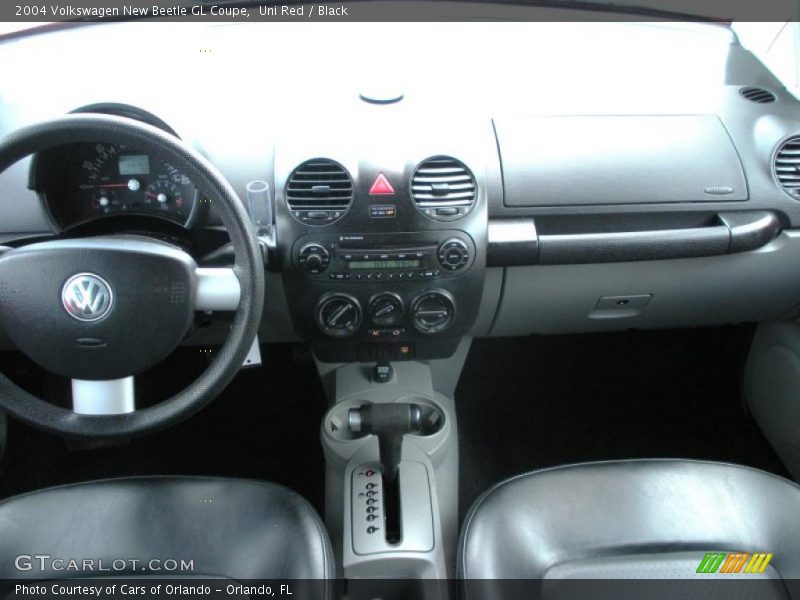 Uni Red / Black 2004 Volkswagen New Beetle GL Coupe