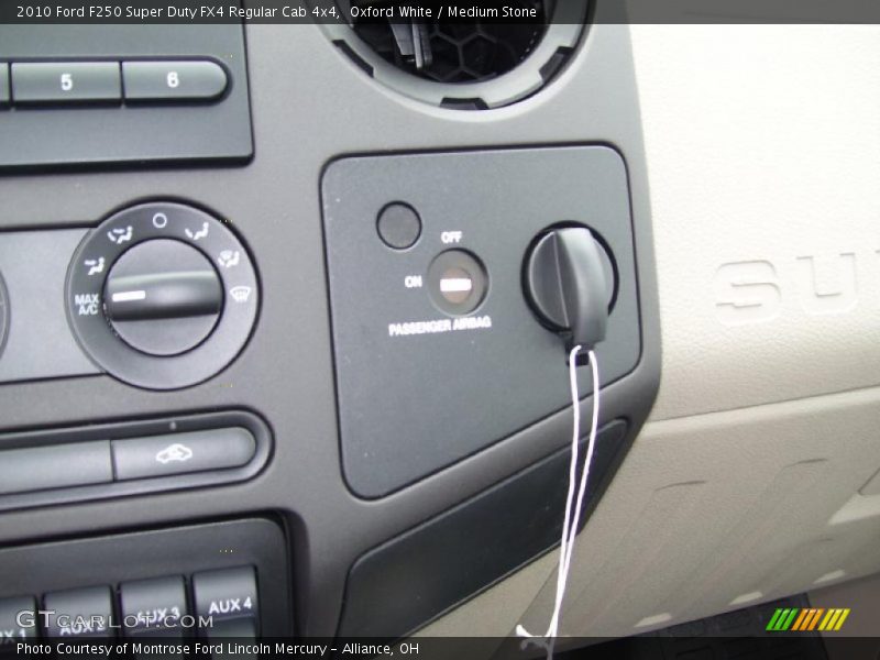 Oxford White / Medium Stone 2010 Ford F250 Super Duty FX4 Regular Cab 4x4