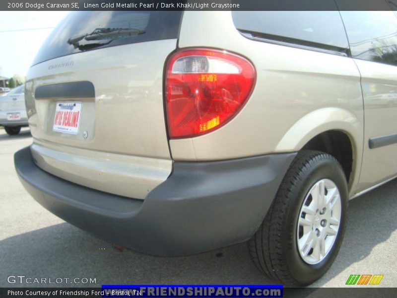 Linen Gold Metallic Pearl / Dark Khaki/Light Graystone 2006 Dodge Caravan SE