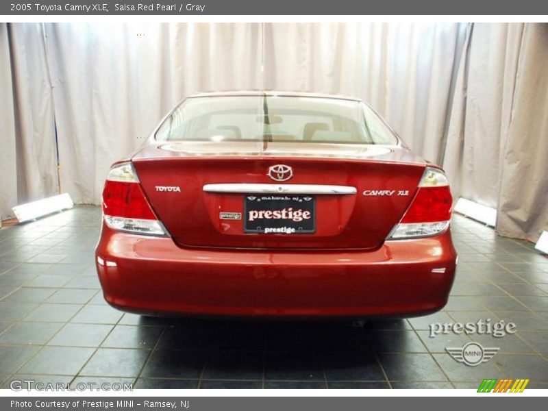 Salsa Red Pearl / Gray 2005 Toyota Camry XLE