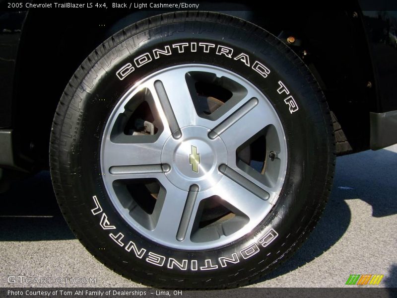 Black / Light Cashmere/Ebony 2005 Chevrolet TrailBlazer LS 4x4