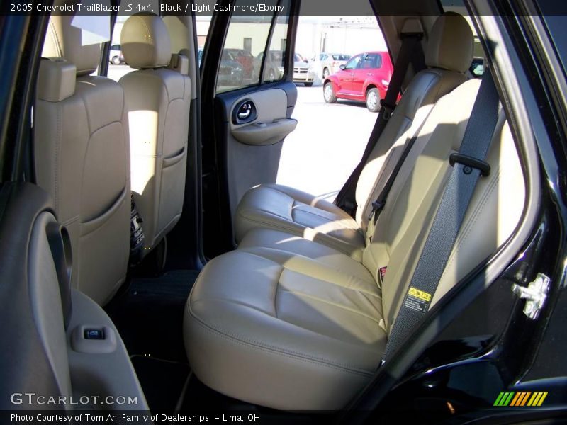 Black / Light Cashmere/Ebony 2005 Chevrolet TrailBlazer LS 4x4