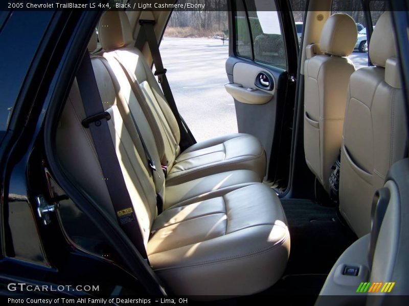 Black / Light Cashmere/Ebony 2005 Chevrolet TrailBlazer LS 4x4
