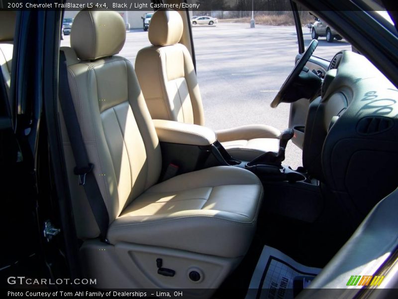 Black / Light Cashmere/Ebony 2005 Chevrolet TrailBlazer LS 4x4