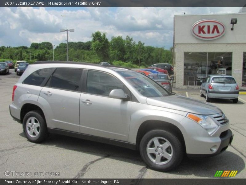 Majestic Silver Metallic / Grey 2007 Suzuki XL7 AWD