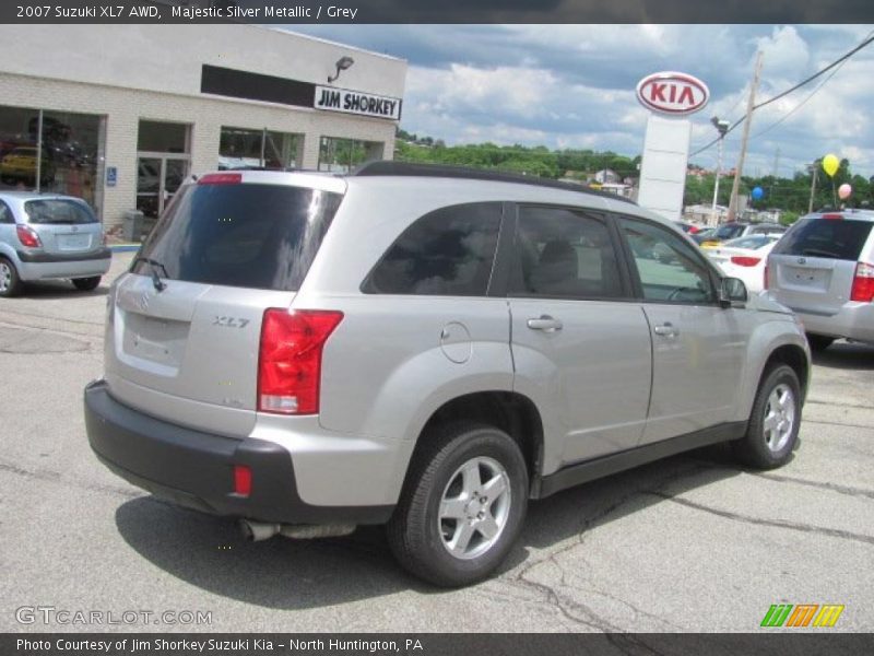 Majestic Silver Metallic / Grey 2007 Suzuki XL7 AWD