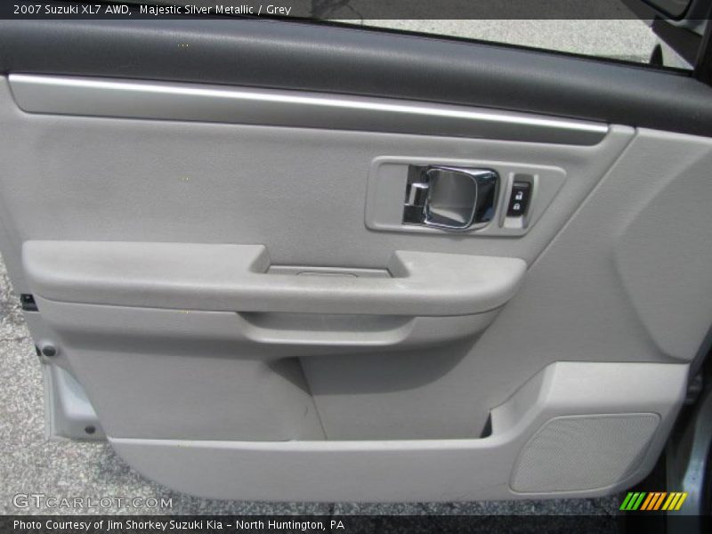 Majestic Silver Metallic / Grey 2007 Suzuki XL7 AWD