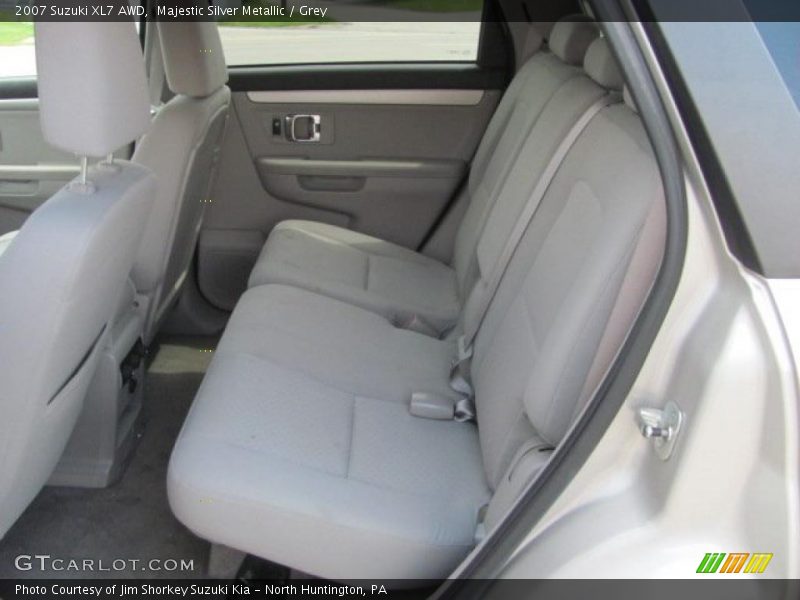 Majestic Silver Metallic / Grey 2007 Suzuki XL7 AWD
