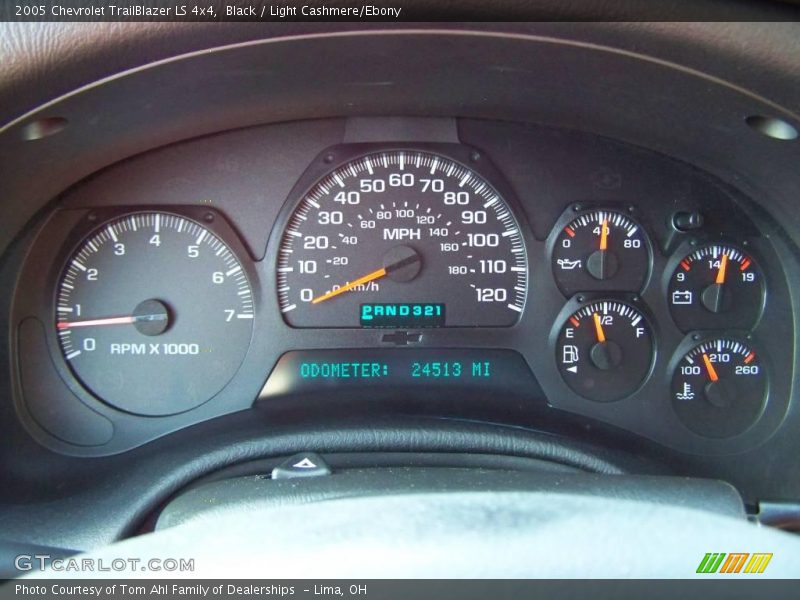 Black / Light Cashmere/Ebony 2005 Chevrolet TrailBlazer LS 4x4