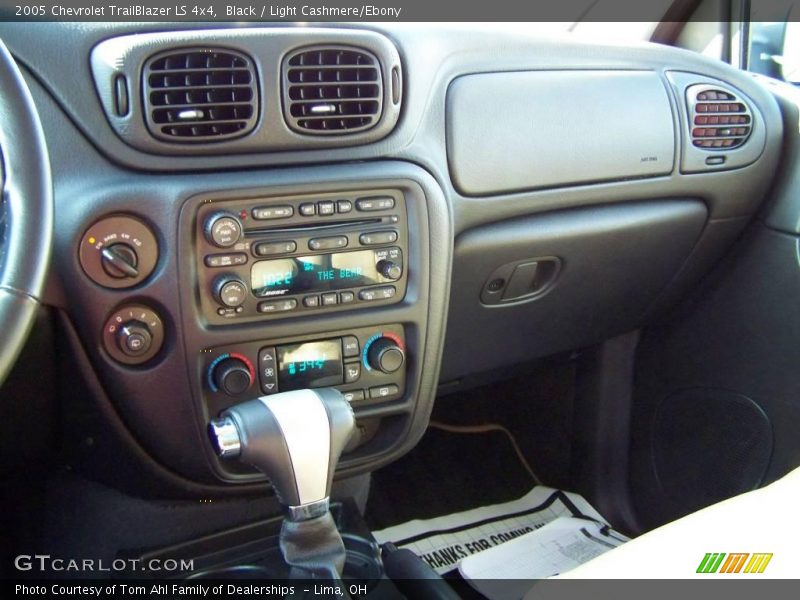 Black / Light Cashmere/Ebony 2005 Chevrolet TrailBlazer LS 4x4