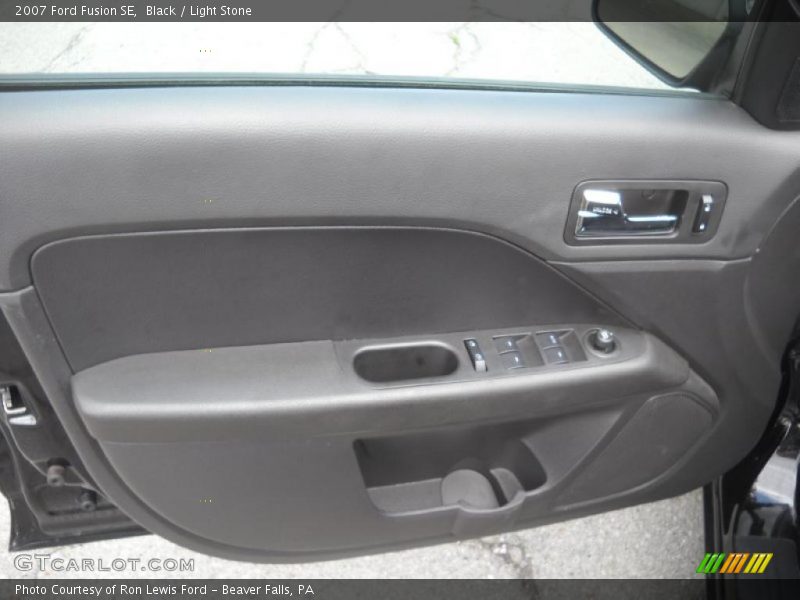 Black / Light Stone 2007 Ford Fusion SE