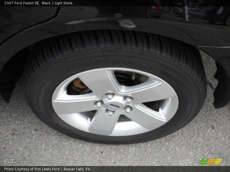Black / Light Stone 2007 Ford Fusion SE