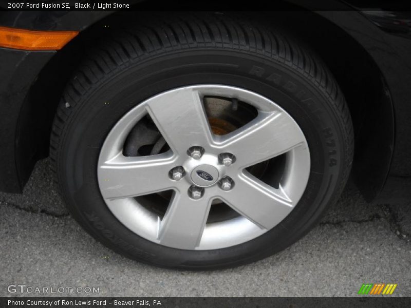 Black / Light Stone 2007 Ford Fusion SE