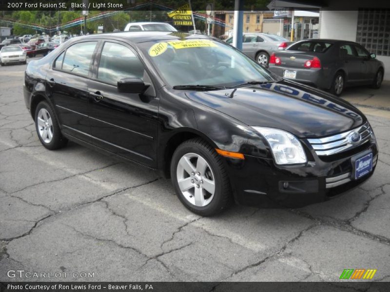 Black / Light Stone 2007 Ford Fusion SE
