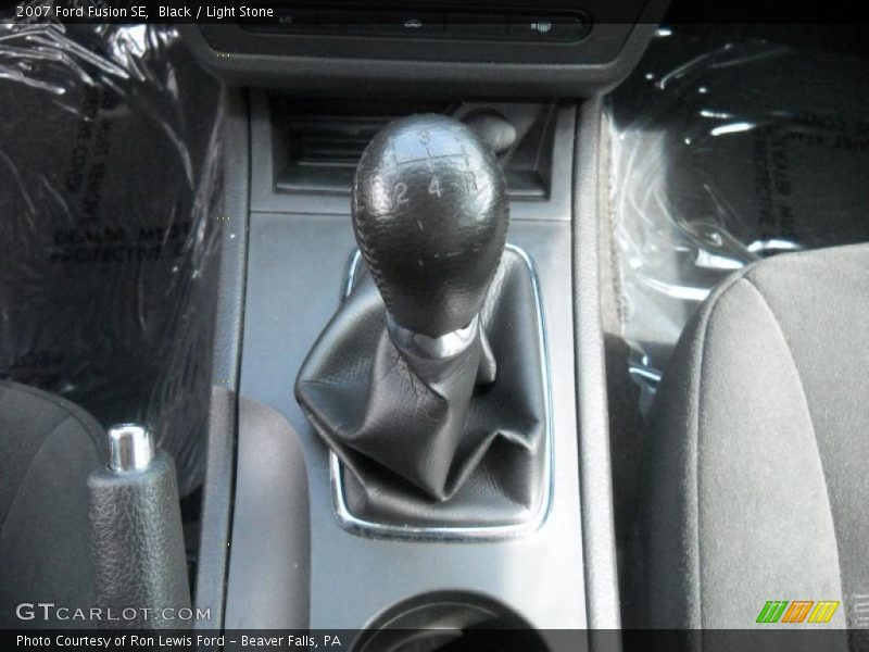 Black / Light Stone 2007 Ford Fusion SE