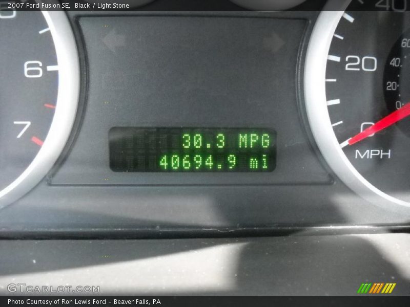 Black / Light Stone 2007 Ford Fusion SE