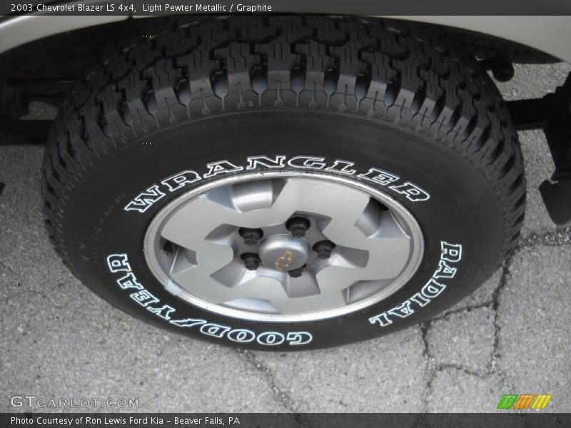 Light Pewter Metallic / Graphite 2003 Chevrolet Blazer LS 4x4