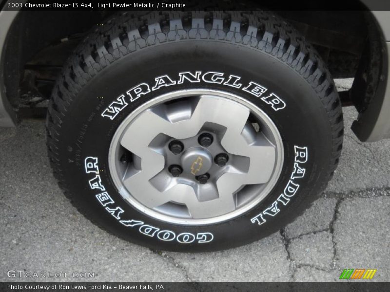 Light Pewter Metallic / Graphite 2003 Chevrolet Blazer LS 4x4