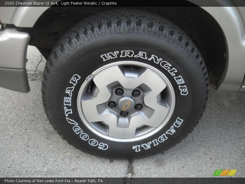 Light Pewter Metallic / Graphite 2003 Chevrolet Blazer LS 4x4
