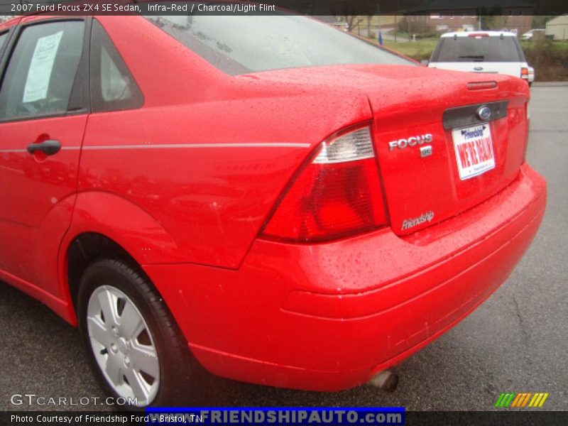 Infra-Red / Charcoal/Light Flint 2007 Ford Focus ZX4 SE Sedan
