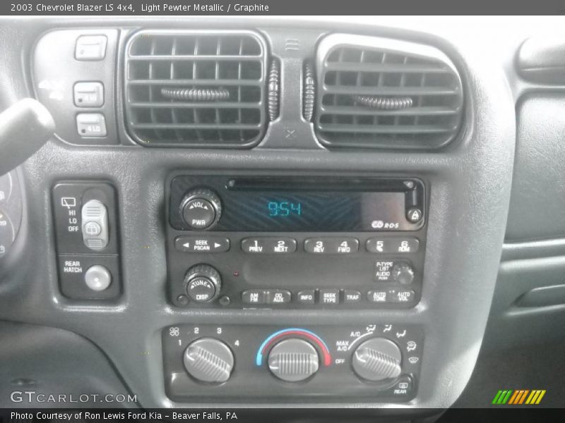 Light Pewter Metallic / Graphite 2003 Chevrolet Blazer LS 4x4