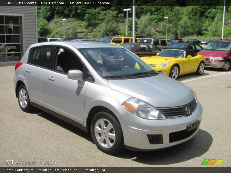 Brillant Silver / Charcoal 2009 Nissan Versa 1.8 SL Hatchback