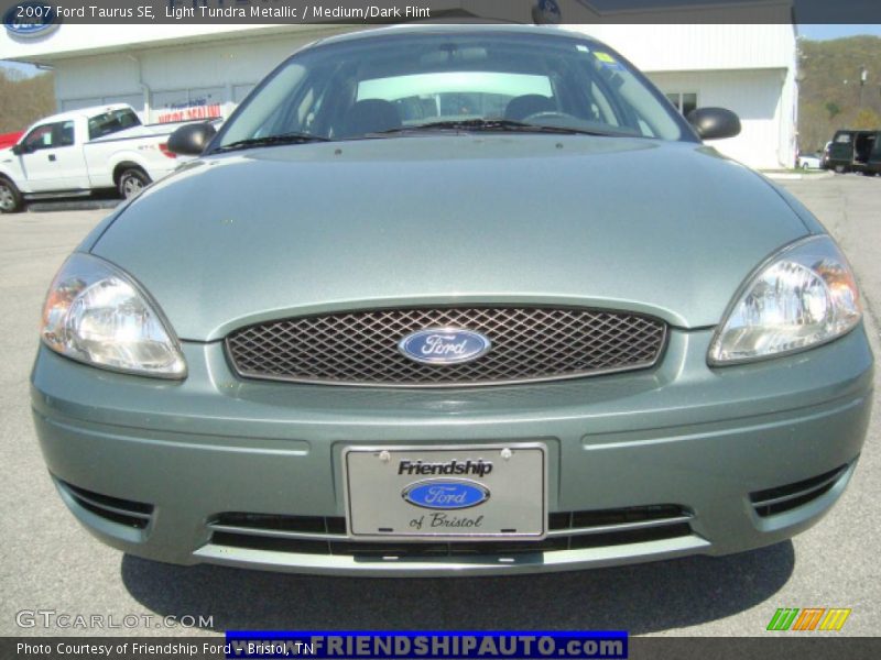 Light Tundra Metallic / Medium/Dark Flint 2007 Ford Taurus SE
